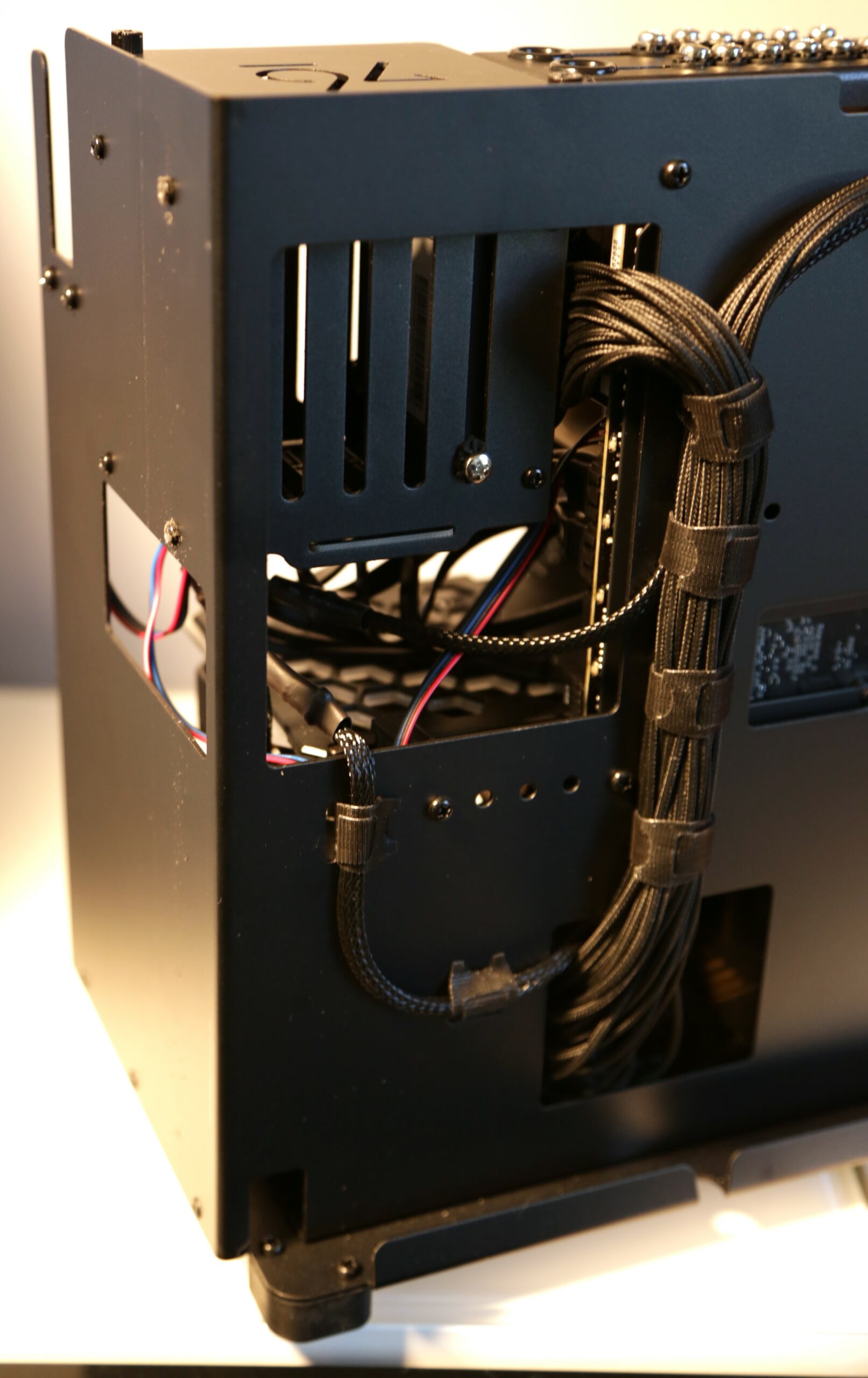 MAINGEAR and GIGABYTE Make Cable Management Easier with Project