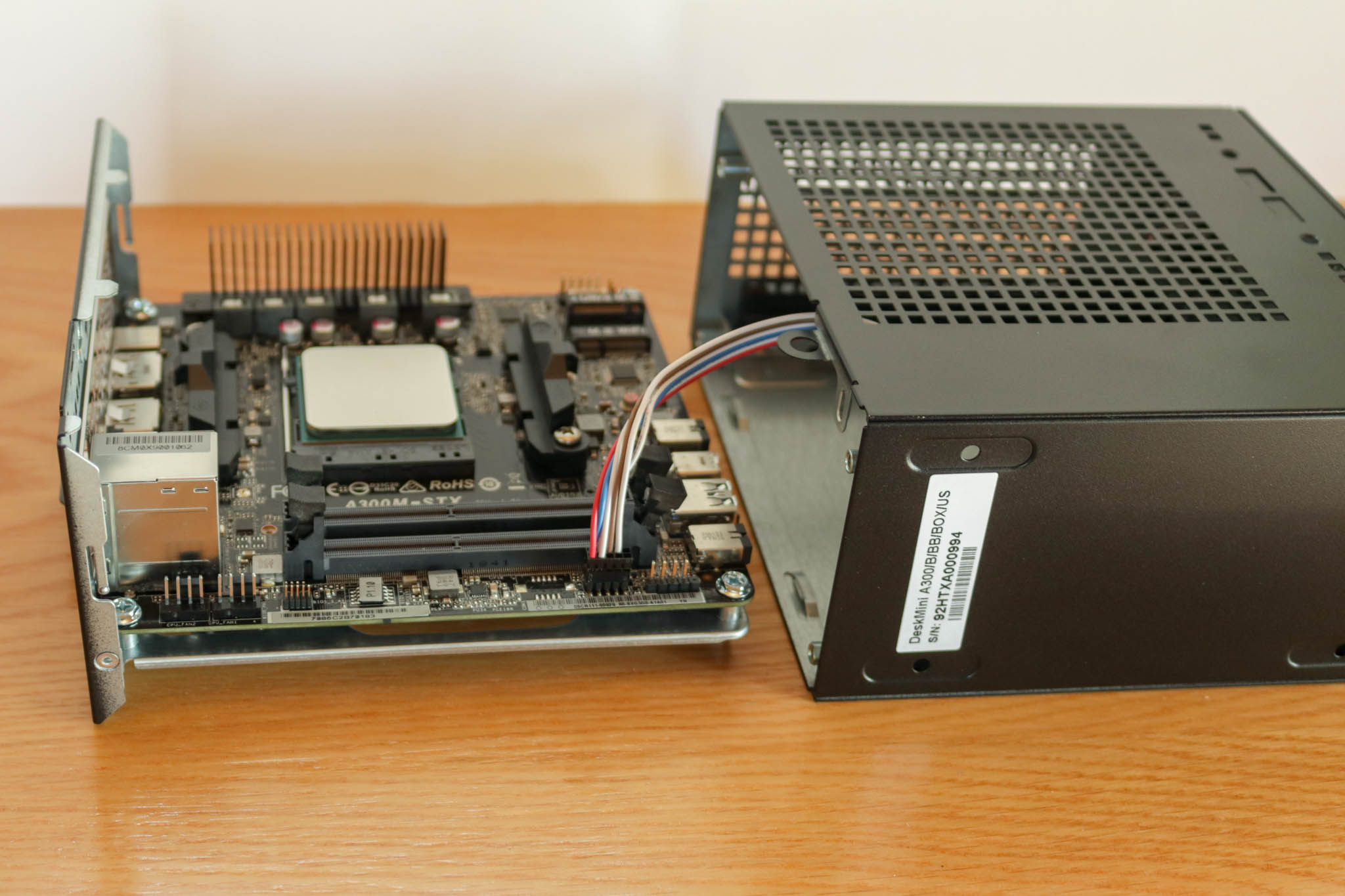 オンラインオファー Deskmini a300Ryzen5,2400G/16GB/NvmeSSD デスクトップ型PC